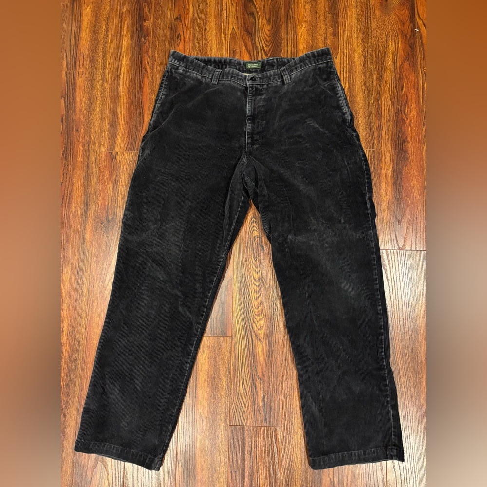 Dockers Authentics Men’s Relaxed Corduroy in Black. Size 38x32.